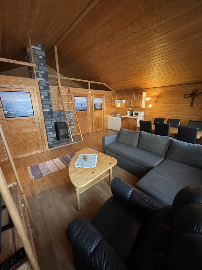 Large cabin with two bedrooms (6 persons)